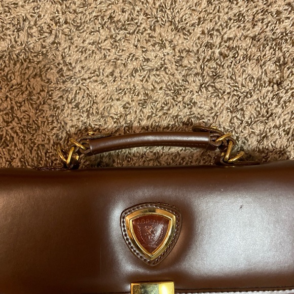 Adriana Vintage Two-Tone Leather Envelope Portfolio Handbag - Picture 8 of 10